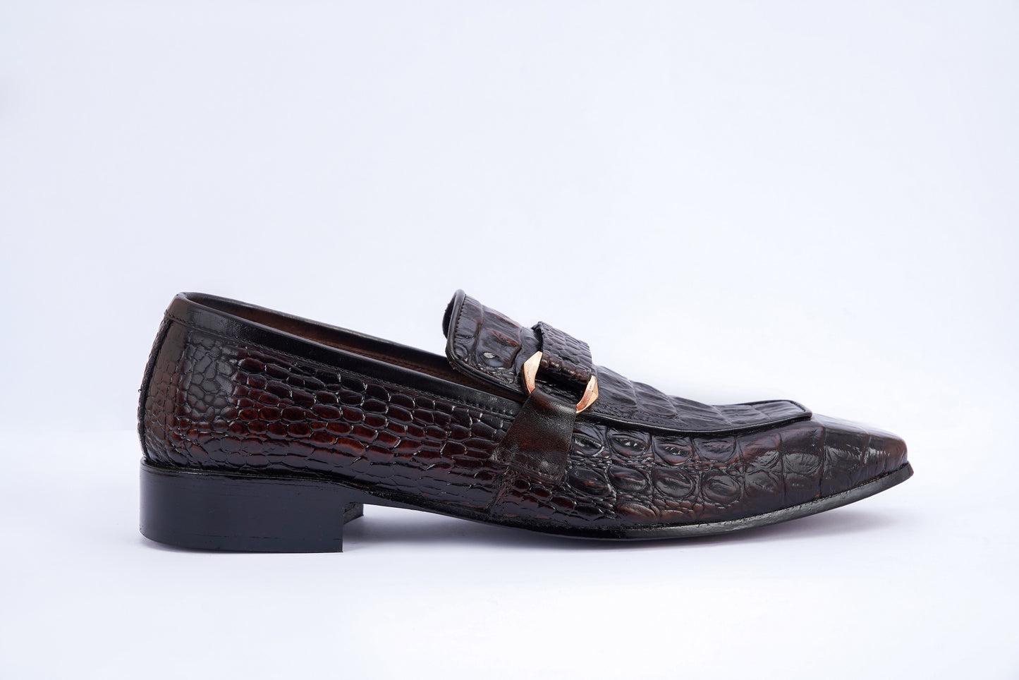 Men’s Crocodile-Texture Leather Loafers with Metal Detail L-0027