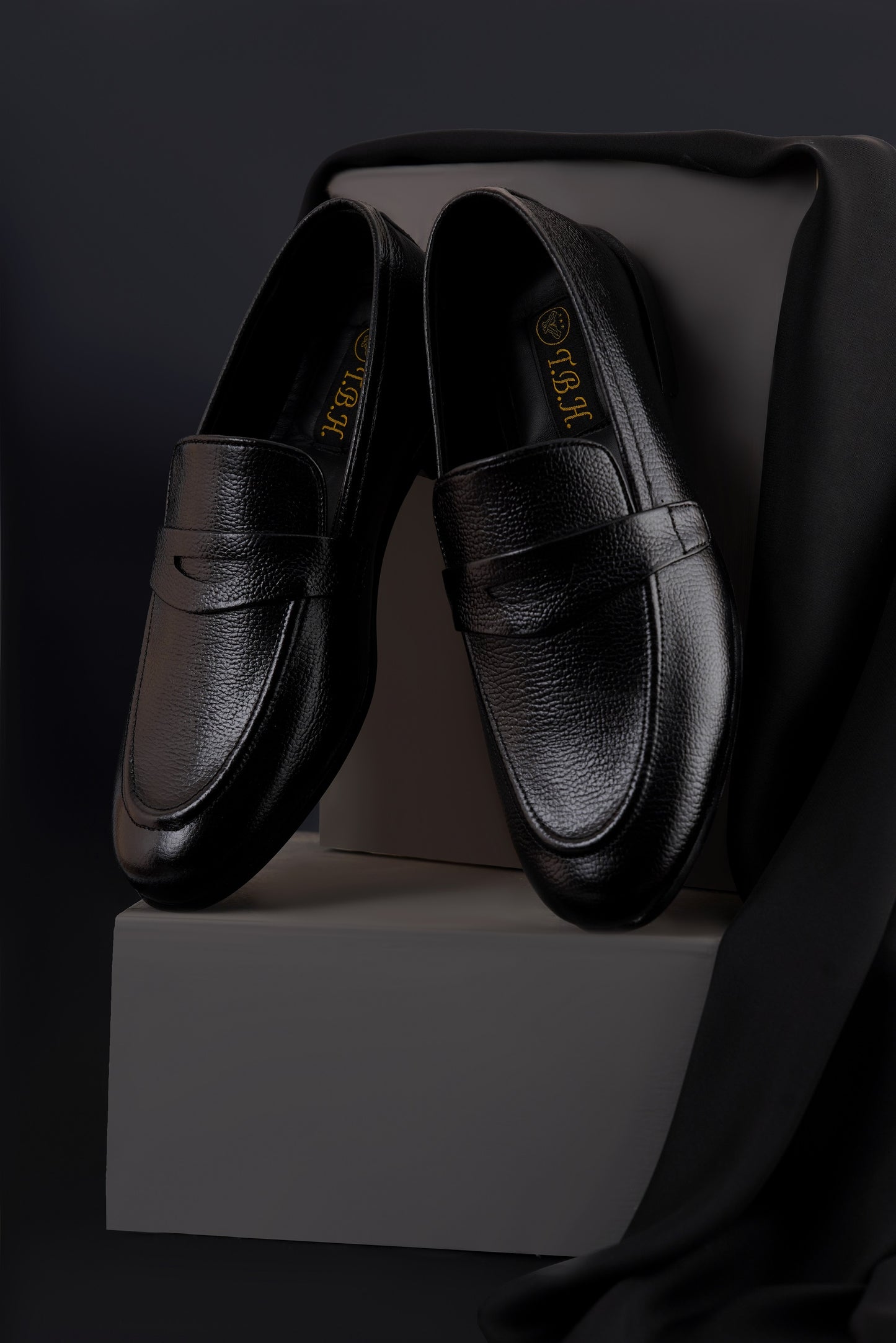 0007-Black